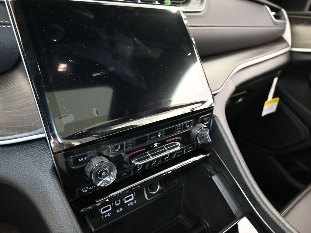 new 2025 Jeep Grand Cherokee car