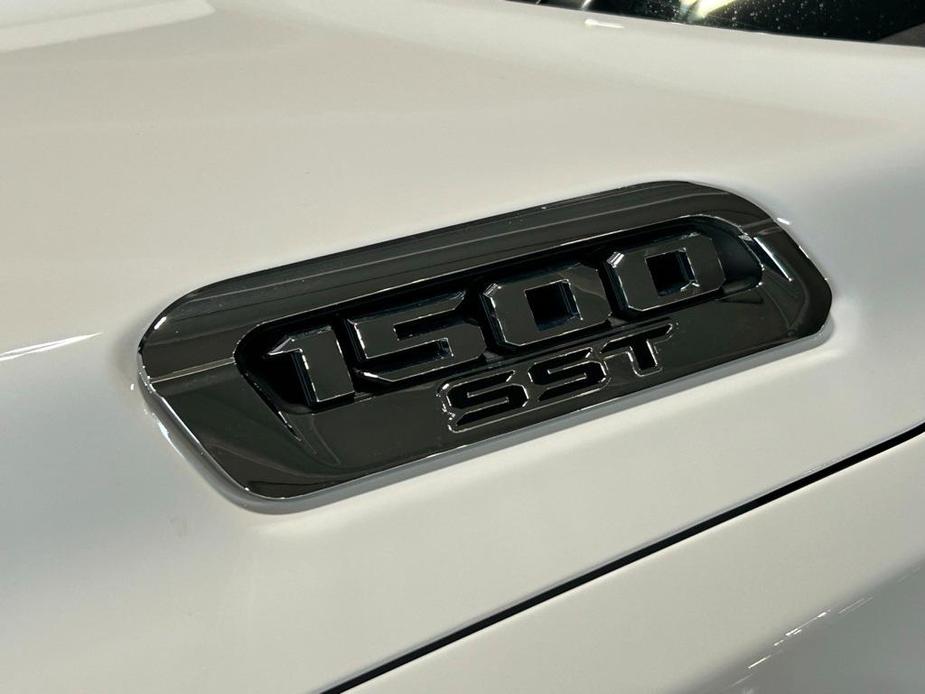 new 2025 Ram 1500 car, priced at $56,323