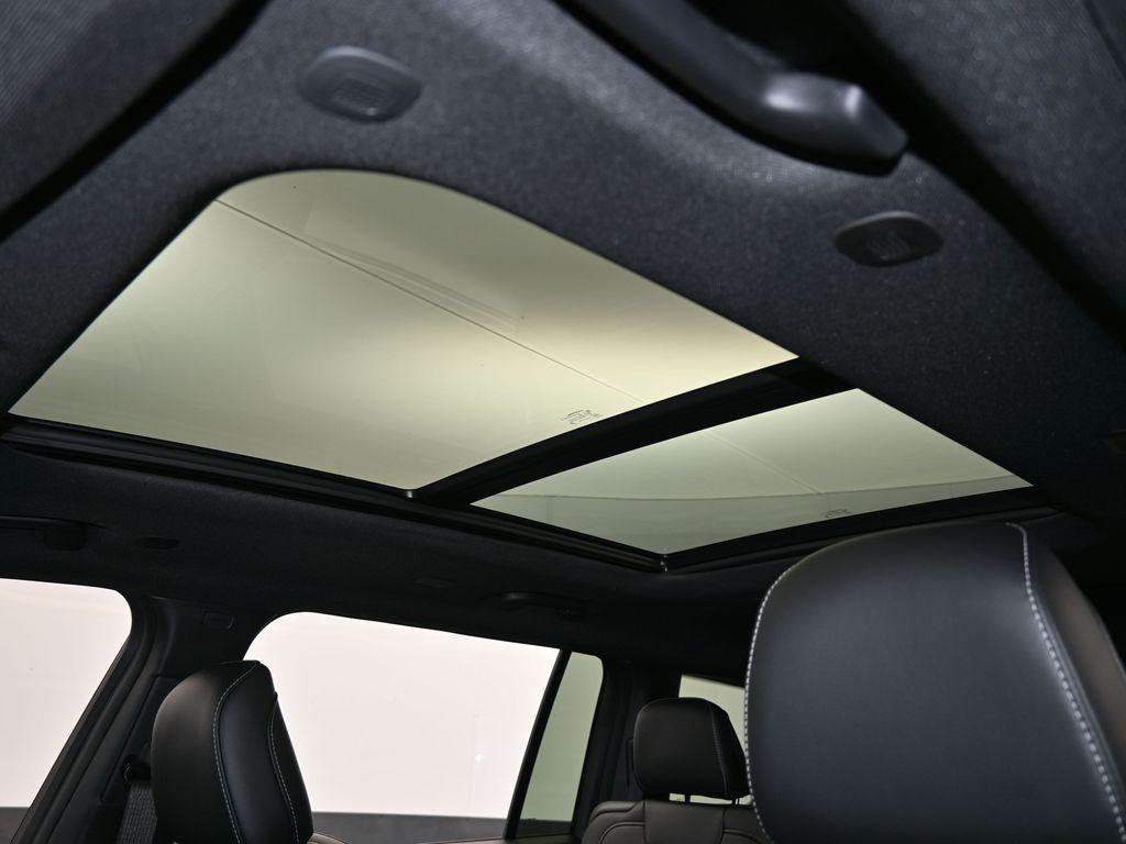 new 2025 Jeep Grand Cherokee L car