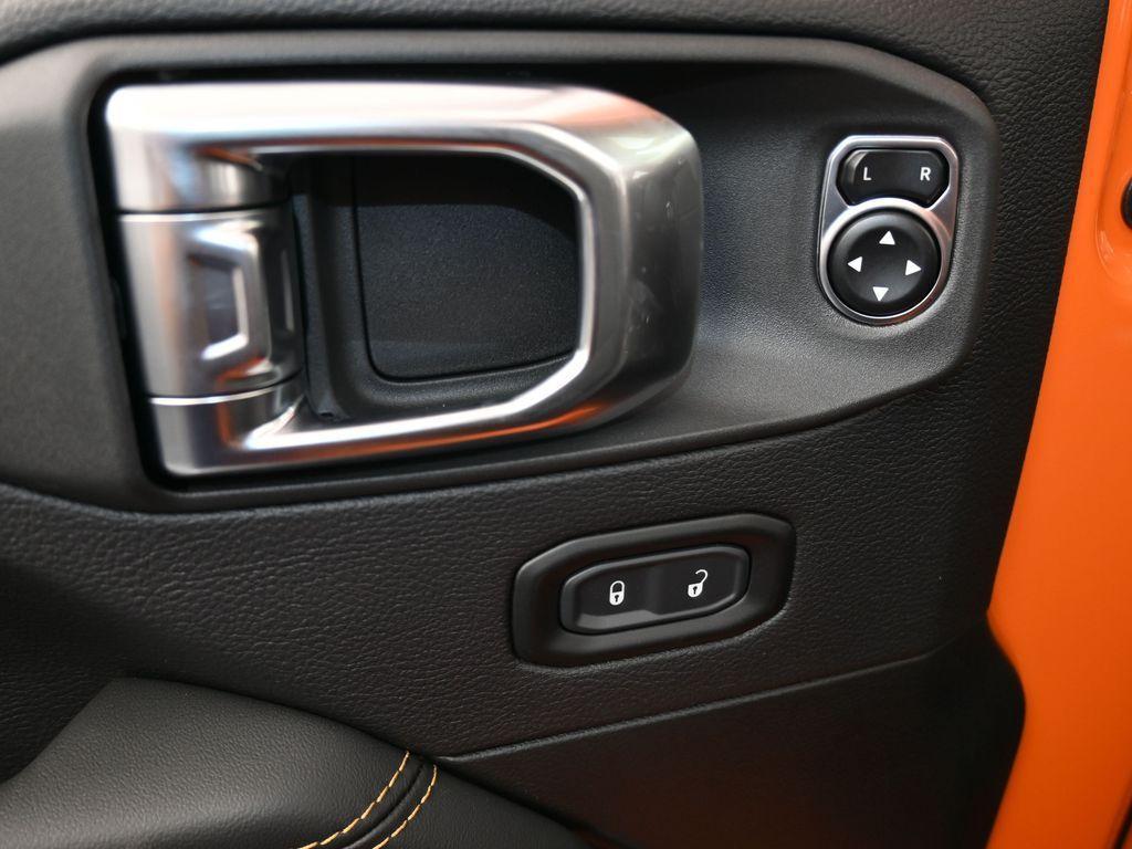 new 2025 Jeep Wrangler car