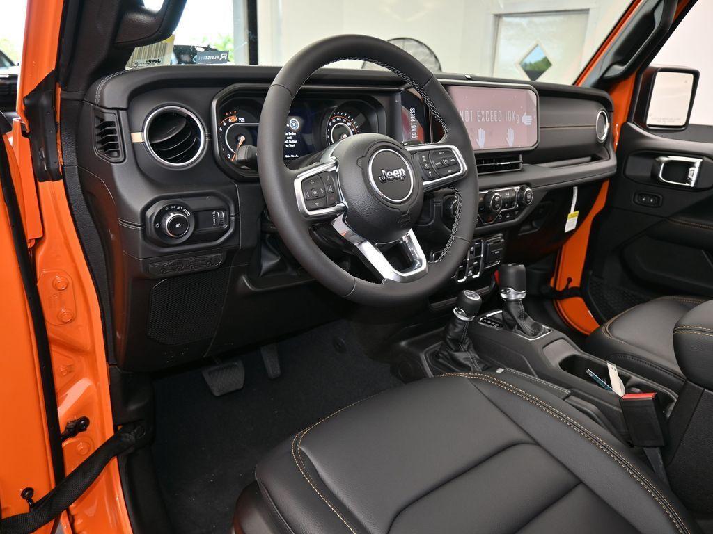 new 2025 Jeep Wrangler car