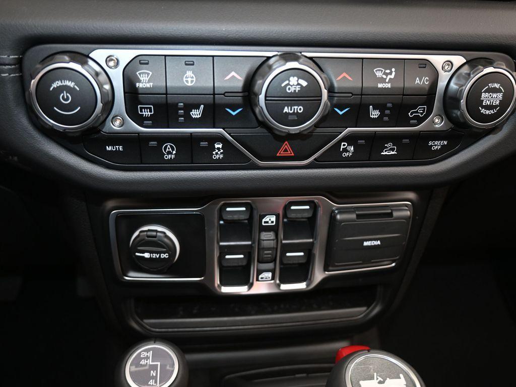 new 2025 Jeep Wrangler car
