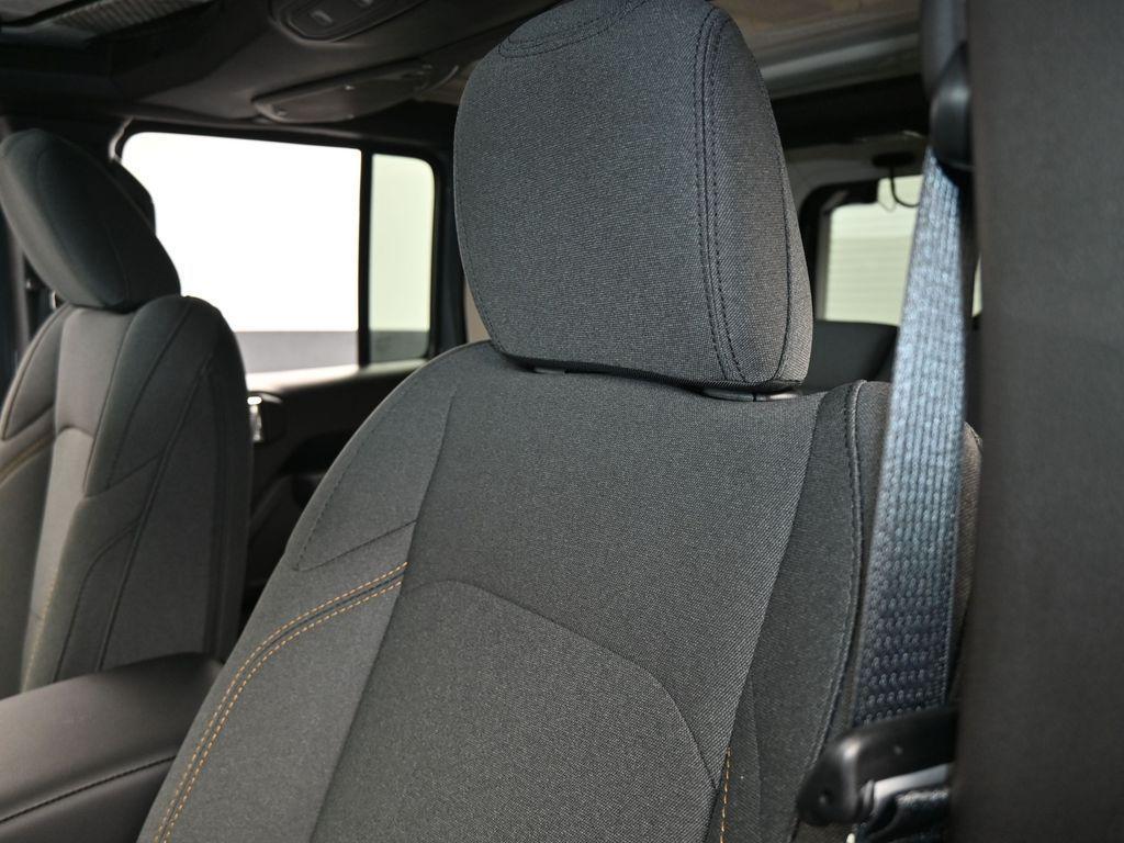 new 2025 Jeep Wrangler car