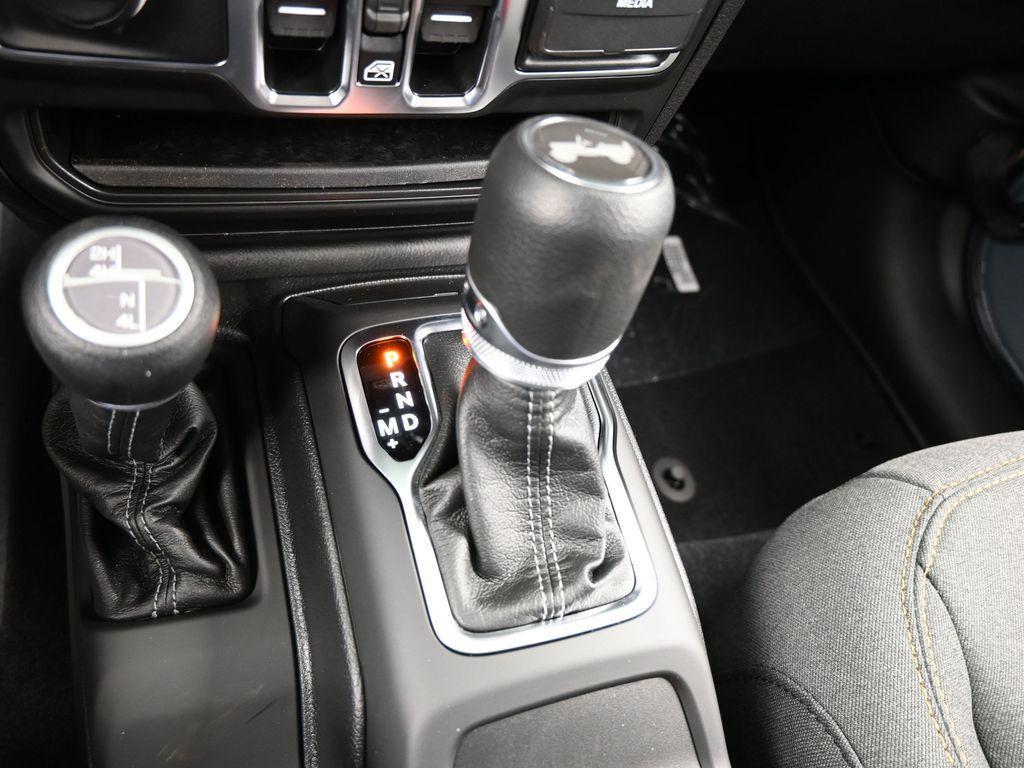 new 2025 Jeep Wrangler car