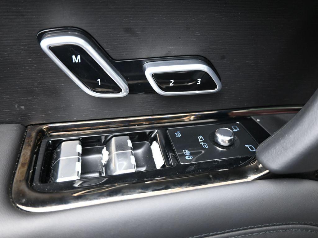 used 2025 Land Rover Range Rover Sport car, priced at $132,999