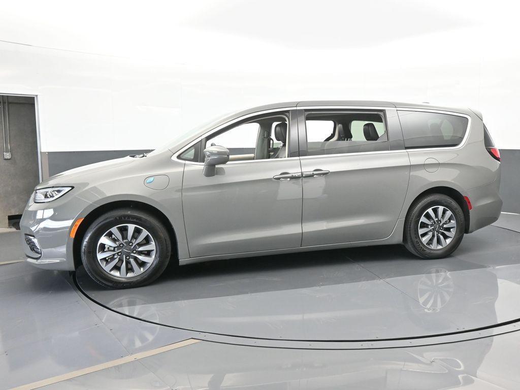 used 2022 Chrysler Pacifica Hybrid car, priced at $24,996