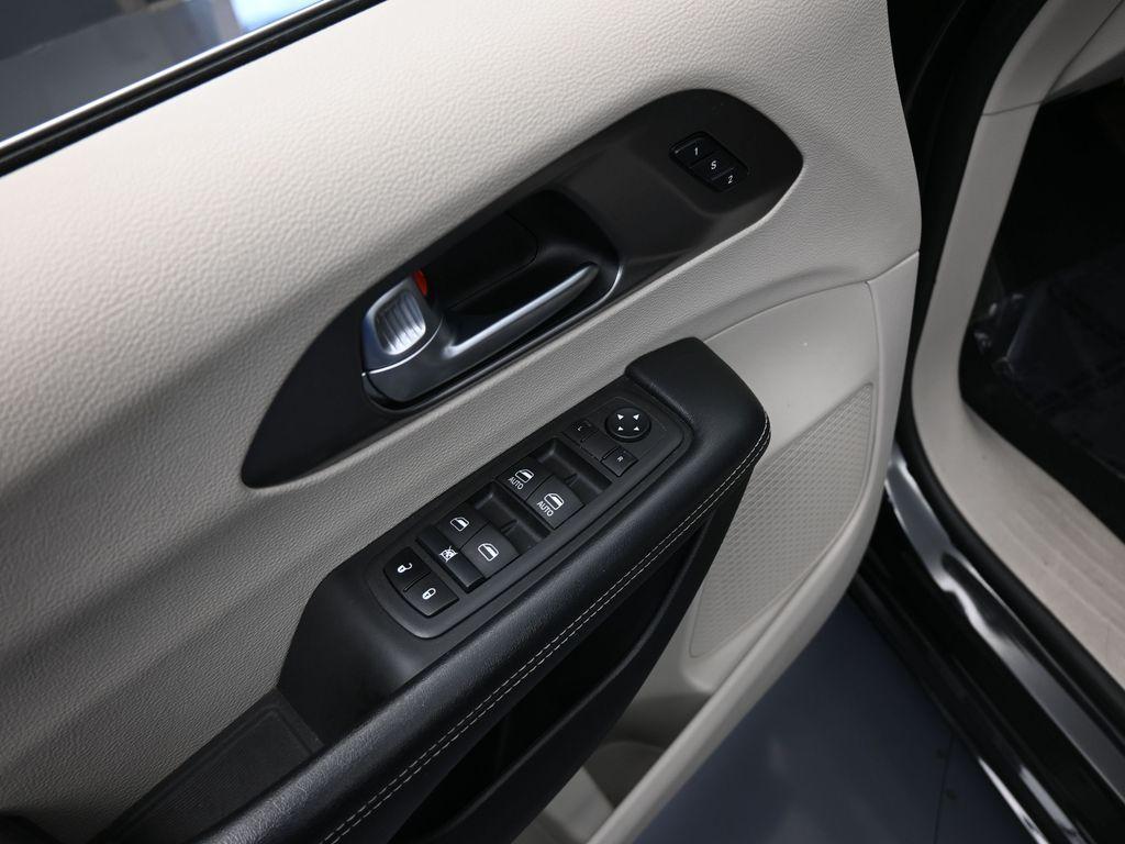 used 2022 Chrysler Pacifica car, priced at $19,995