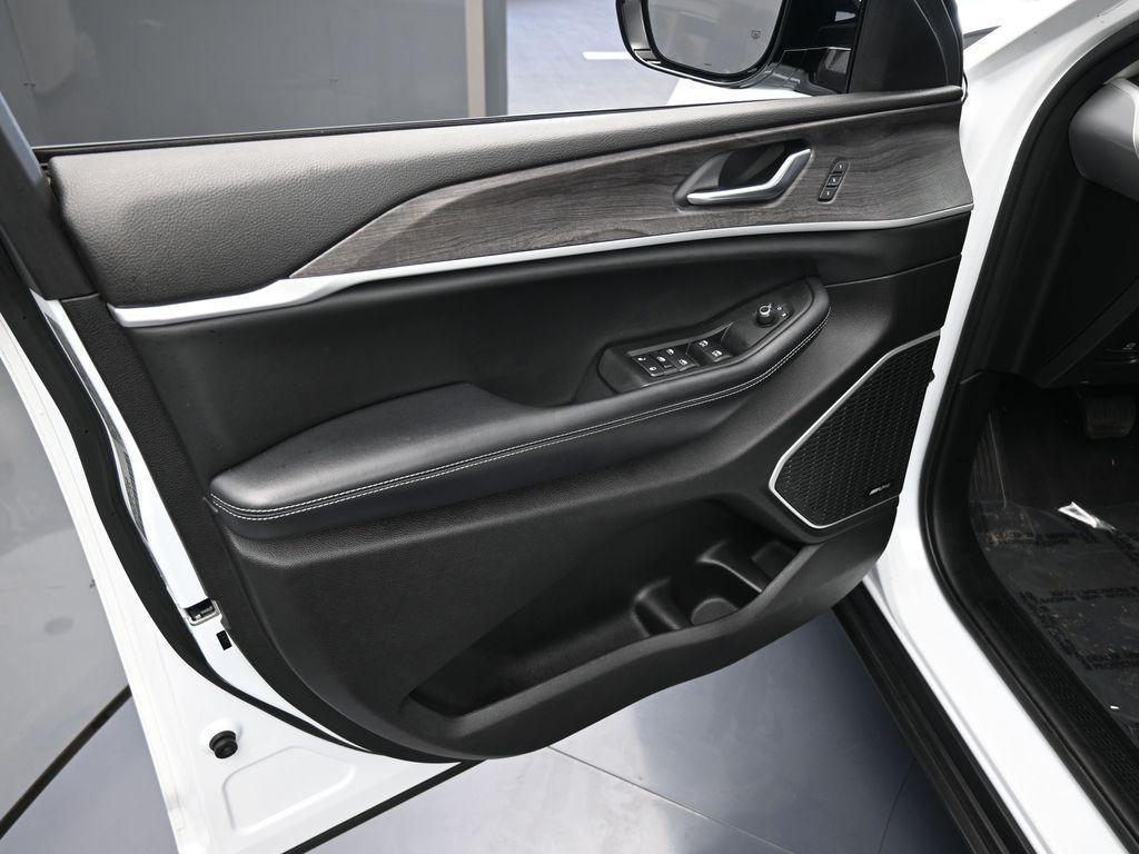 used 2021 Jeep Grand Cherokee L car, priced at $29,750