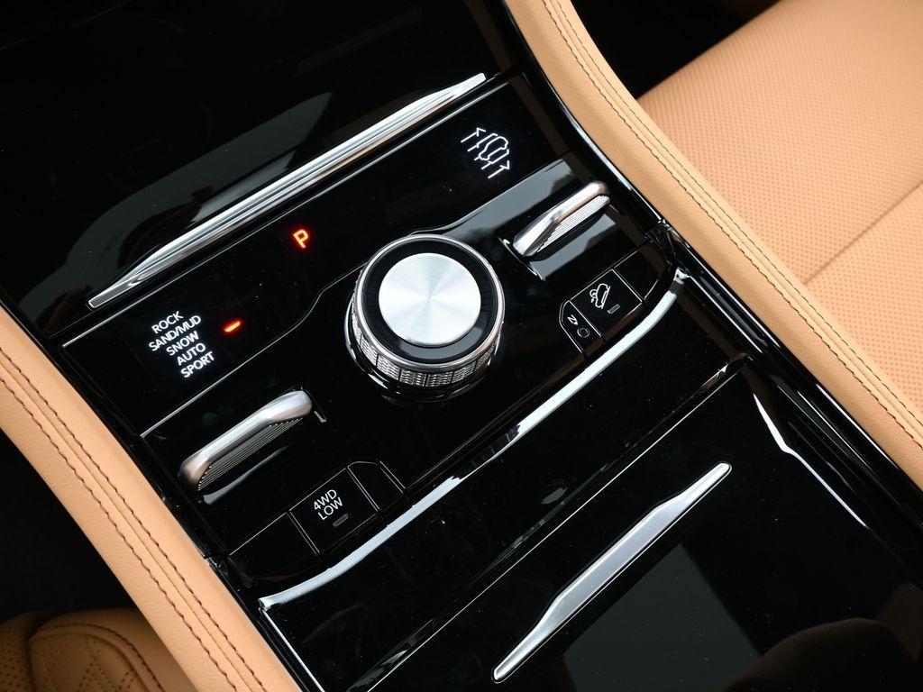 new 2025 Jeep Grand Cherokee L car