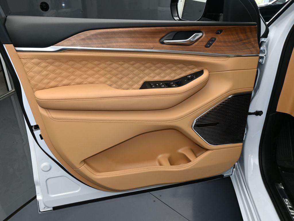 new 2025 Jeep Grand Cherokee L car