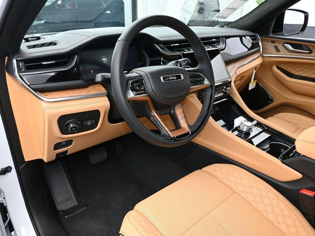 new 2025 Jeep Grand Cherokee L car