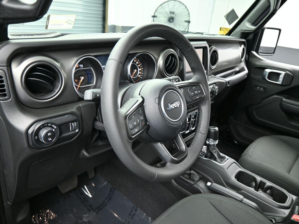 used 2023 Jeep Gladiator car, priced at $32,958