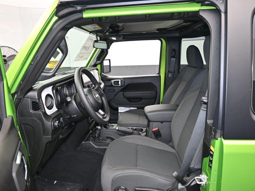 new 2025 Jeep Wrangler car