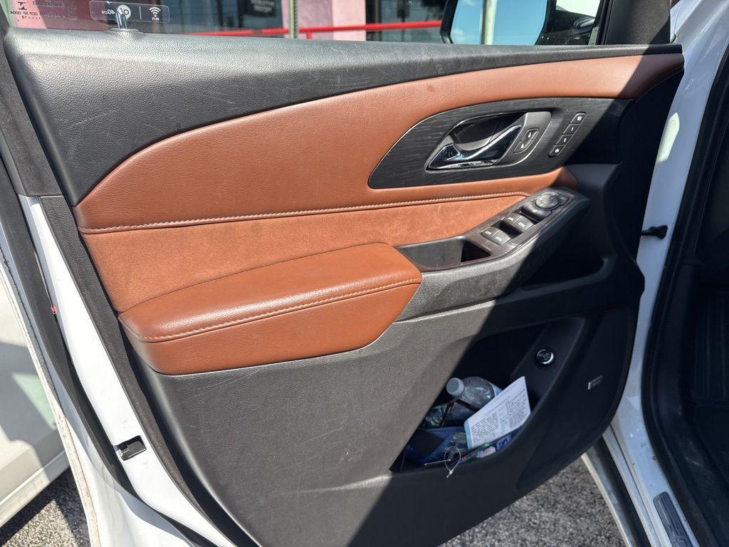 used 2018 Chevrolet Traverse car, priced at $23,119