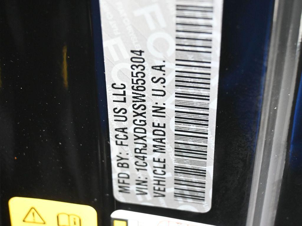 new 2025 Jeep Wrangler car