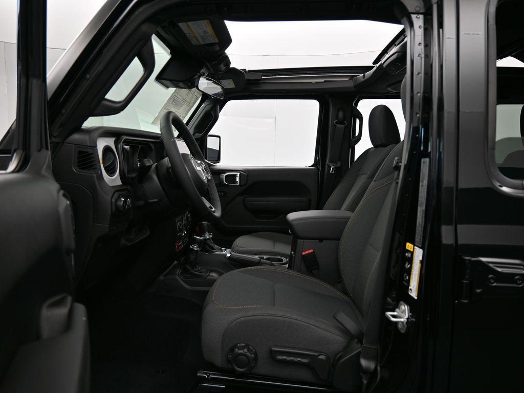 new 2025 Jeep Wrangler car