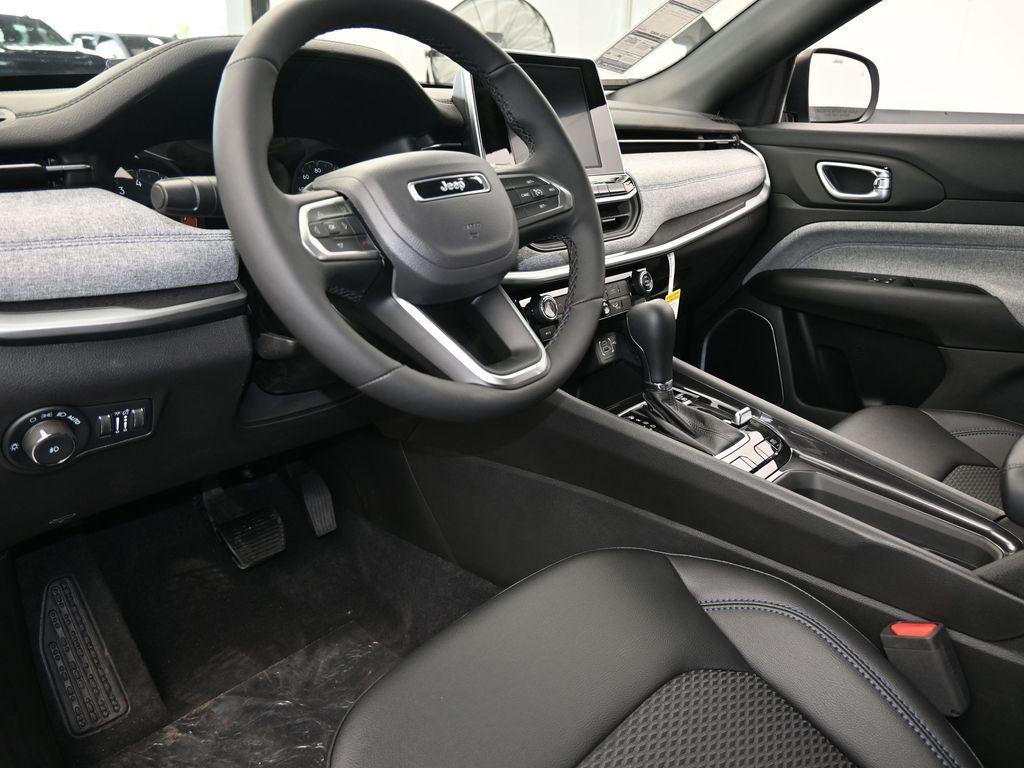 new 2025 Jeep Compass car, priced at $28,701