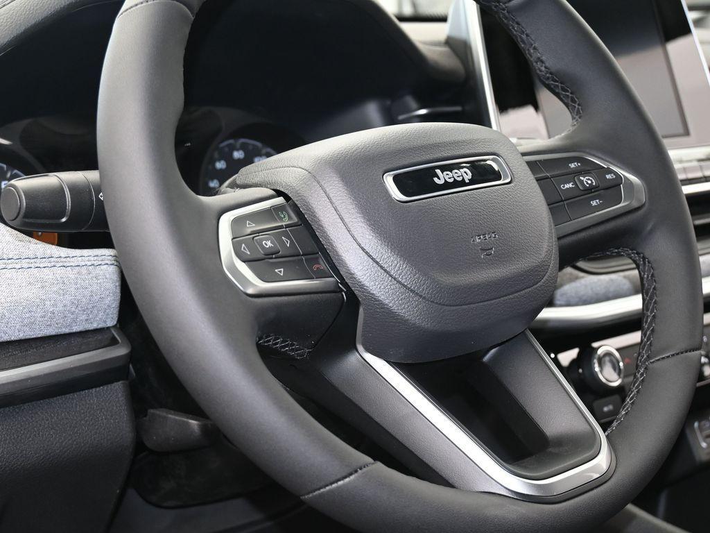 new 2025 Jeep Compass car, priced at $28,701