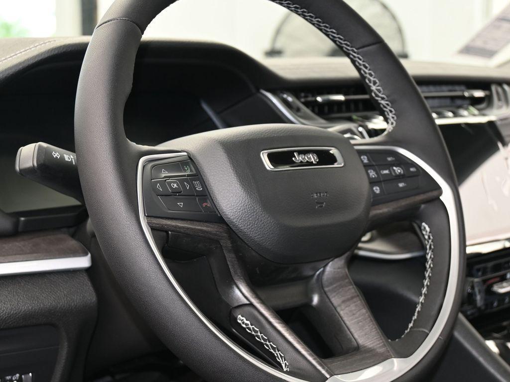 new 2025 Jeep Grand Cherokee L car