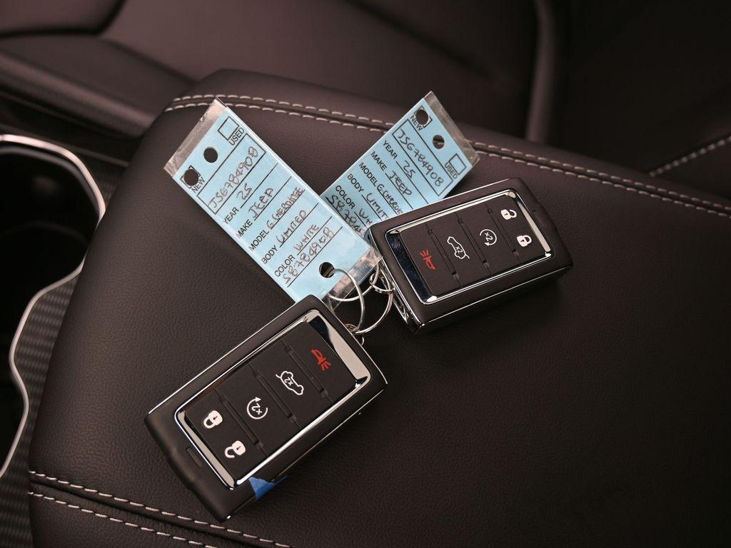 new 2025 Jeep Grand Cherokee L car