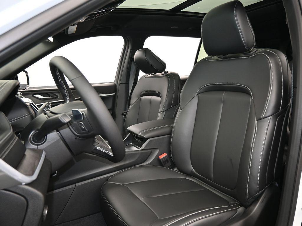 new 2025 Jeep Grand Cherokee L car