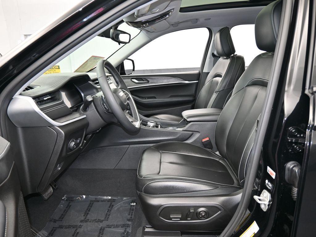 used 2023 Jeep Grand Cherokee car, priced at $29,999