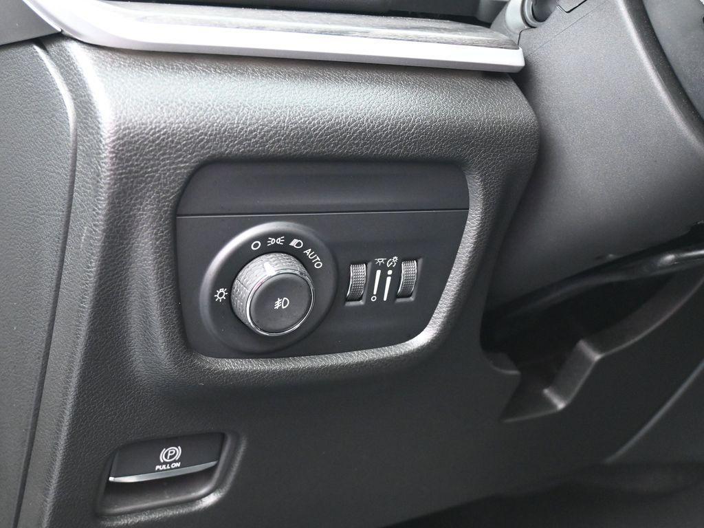 used 2023 Jeep Grand Cherokee car, priced at $29,999