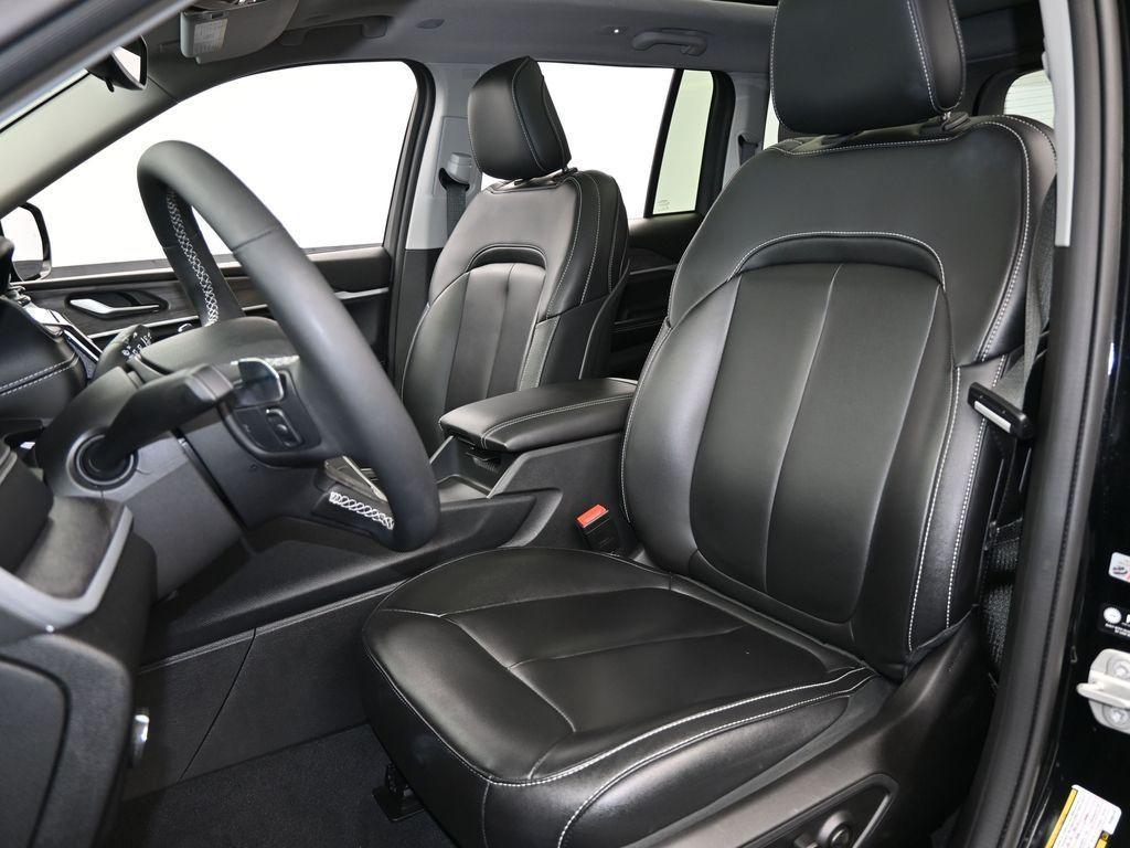 used 2023 Jeep Grand Cherokee car, priced at $29,999