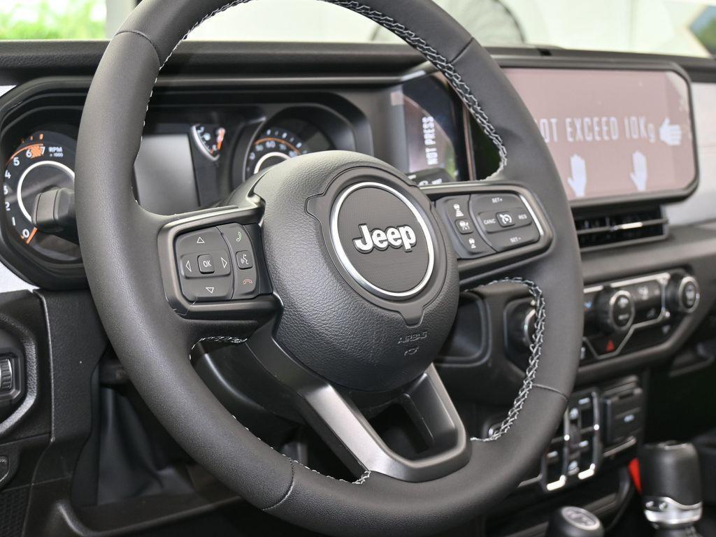 new 2025 Jeep Wrangler car