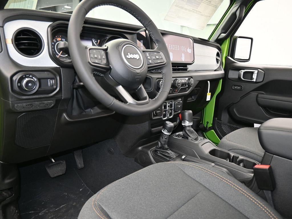 new 2025 Jeep Wrangler car