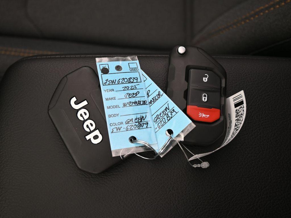 new 2025 Jeep Wrangler car