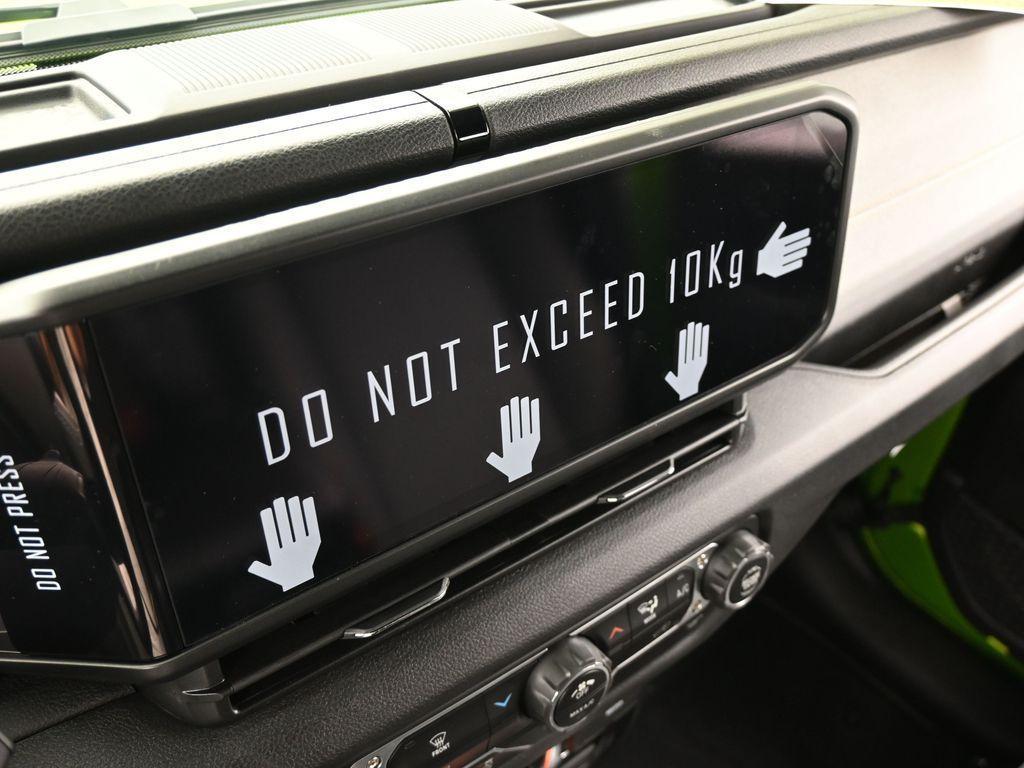 new 2025 Jeep Wrangler car