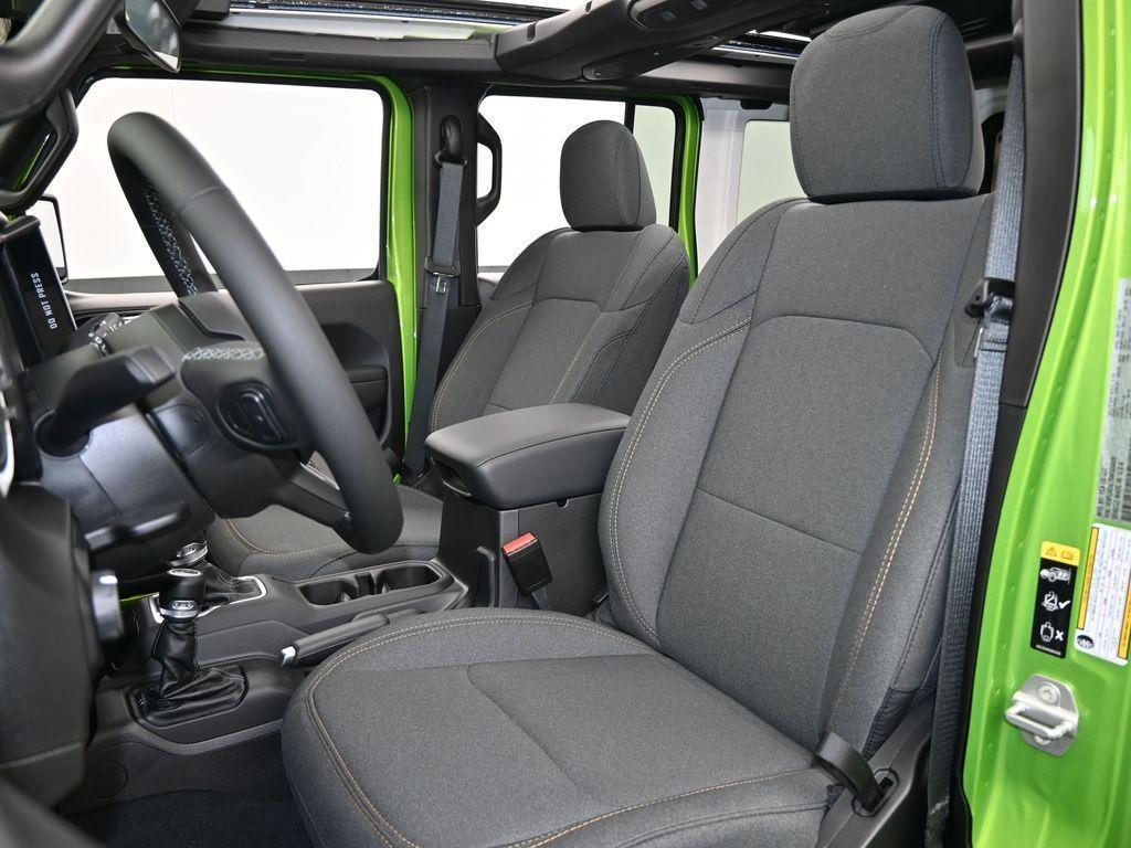 new 2025 Jeep Wrangler car
