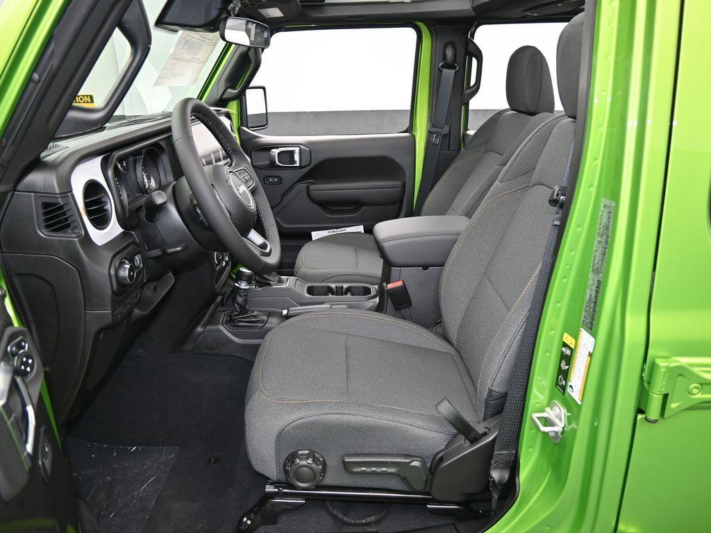 new 2025 Jeep Wrangler car