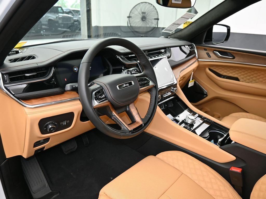 new 2025 Jeep Grand Cherokee L car