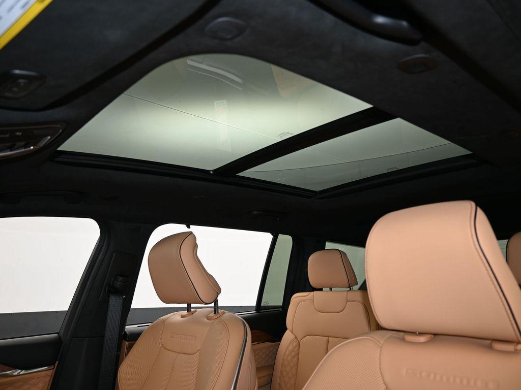 new 2025 Jeep Grand Cherokee L car