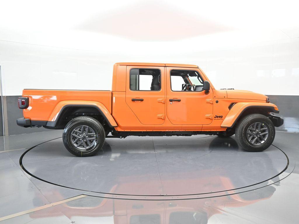 new 2025 Jeep Gladiator car