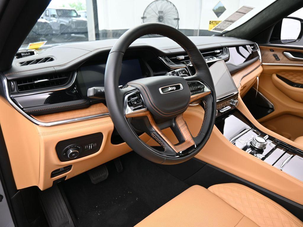 new 2025 Jeep Grand Cherokee car