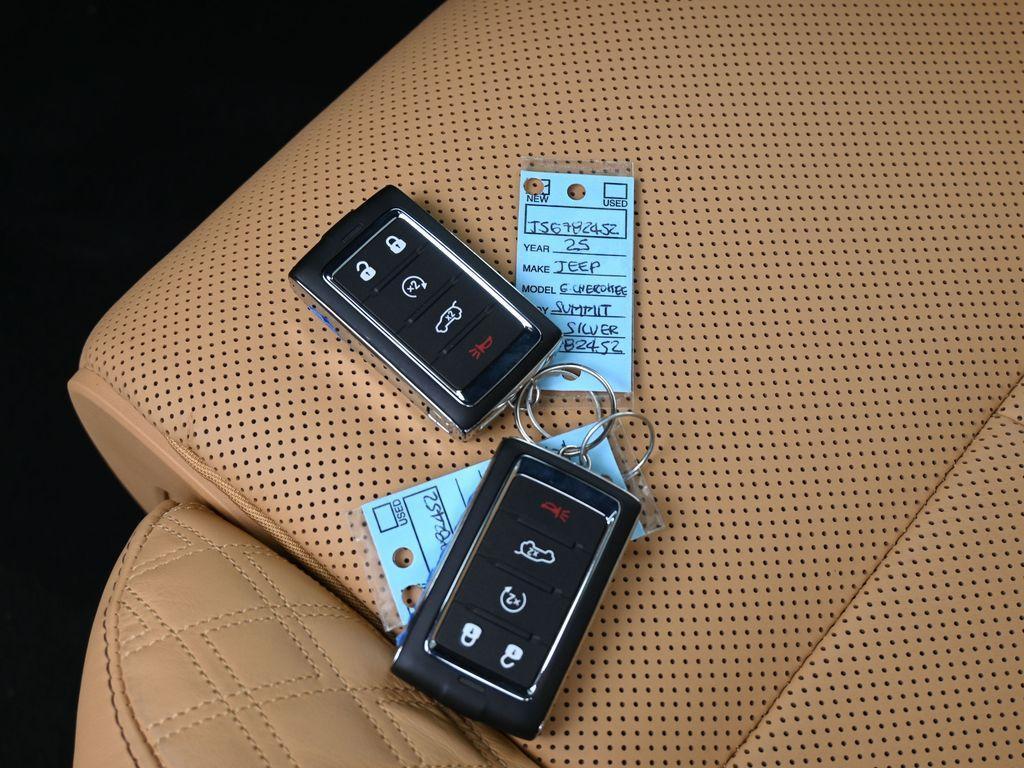 new 2025 Jeep Grand Cherokee car