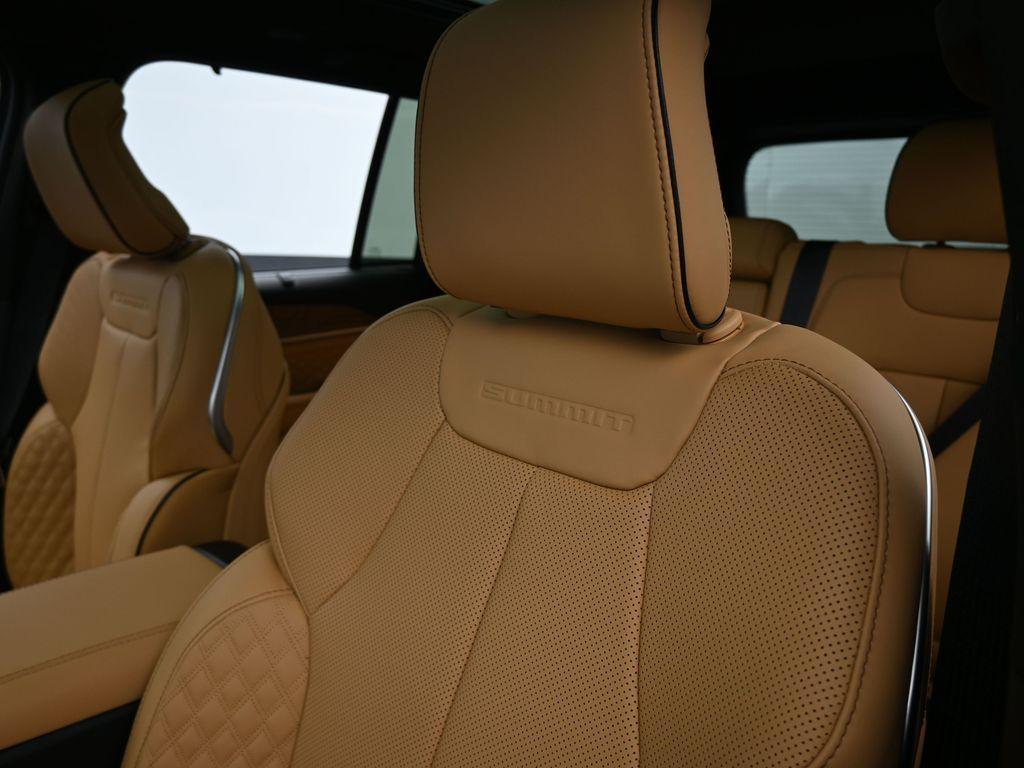 new 2025 Jeep Grand Cherokee car