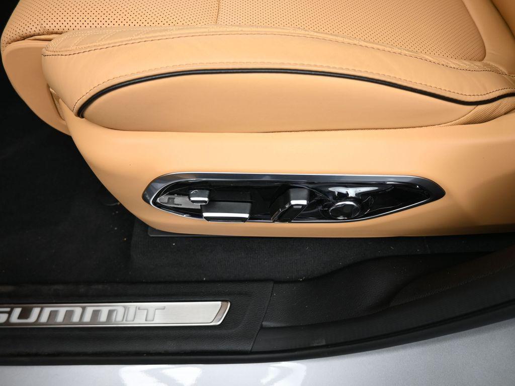 new 2025 Jeep Grand Cherokee car