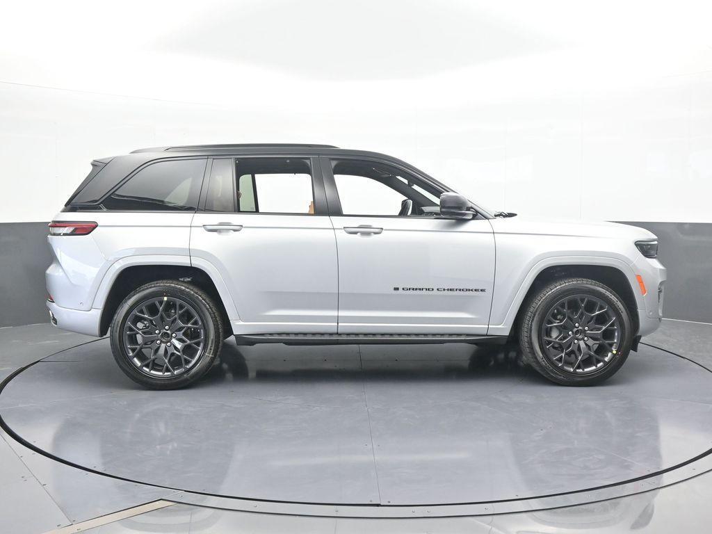 new 2025 Jeep Grand Cherokee car