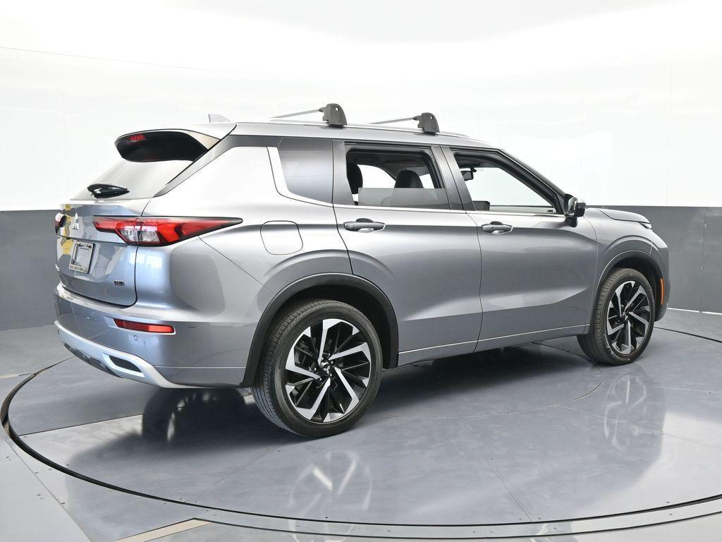 used 2022 Mitsubishi Outlander car, priced at $22,990