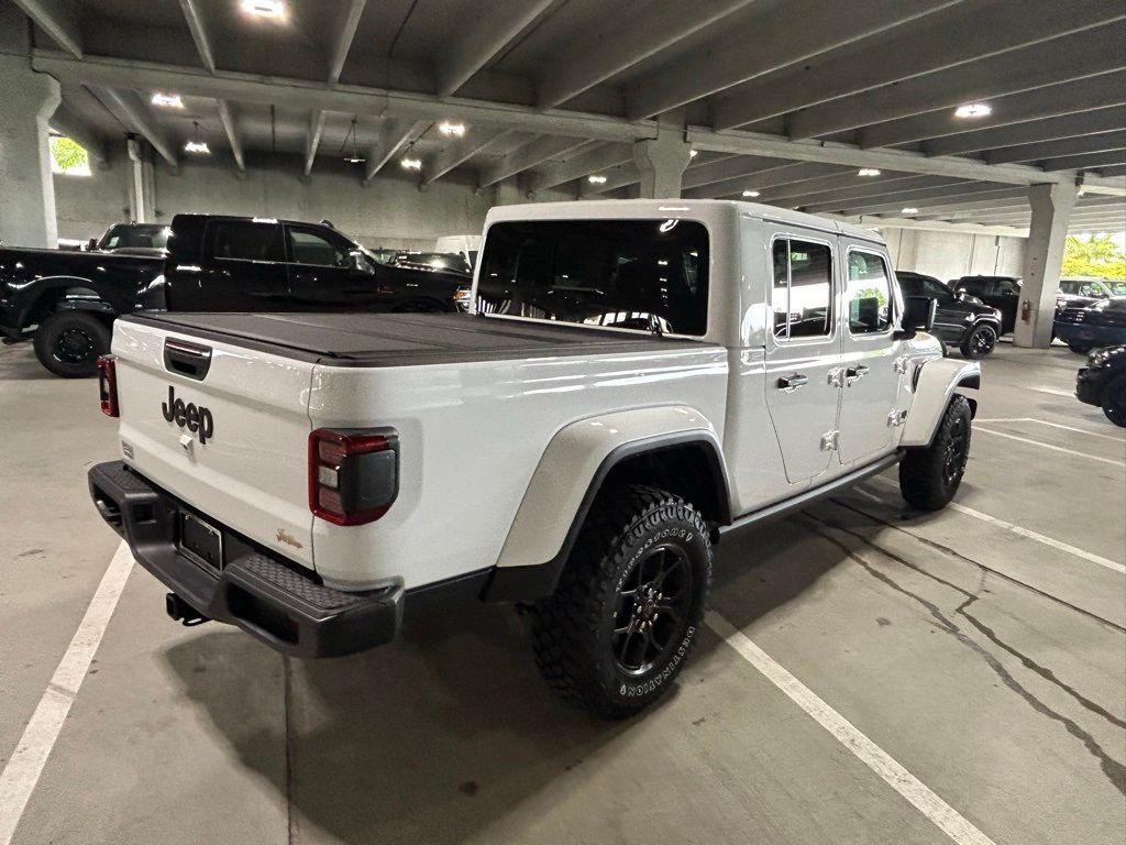 new 2024 Jeep Gladiator car, priced at $45,237