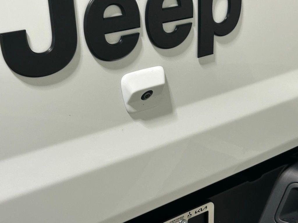 new 2024 Jeep Gladiator car, priced at $45,237