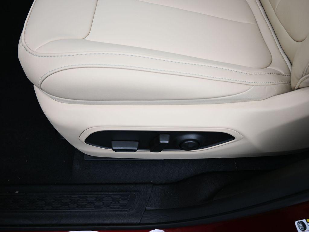 new 2025 Jeep Grand Cherokee car