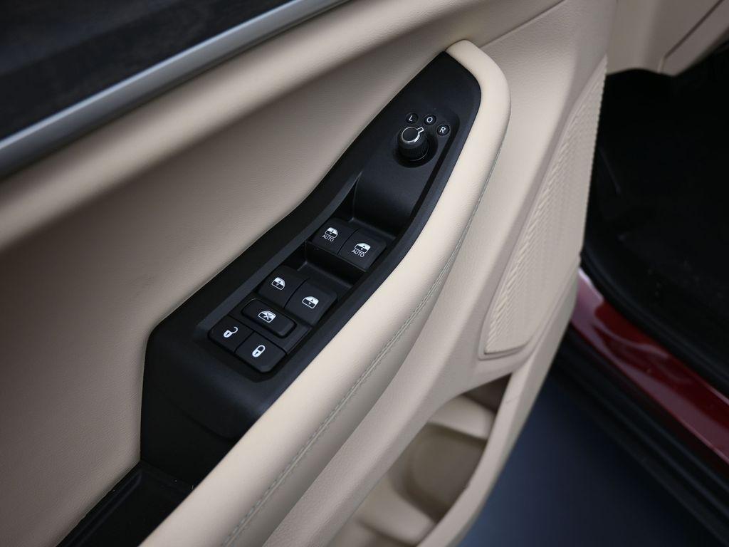 new 2025 Jeep Grand Cherokee car