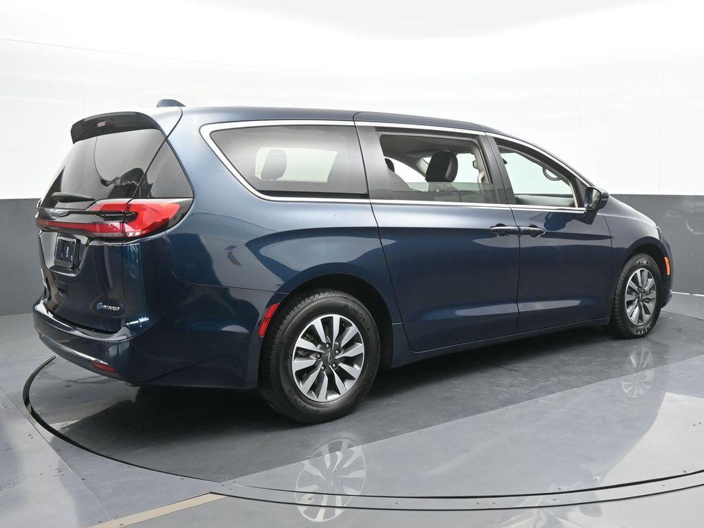 used 2022 Chrysler Pacifica Hybrid car, priced at $16,949