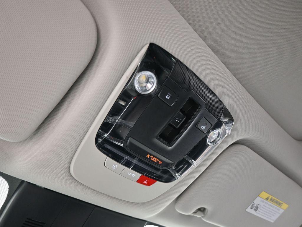 used 2022 Kia Sorento Hybrid car, priced at $28,660