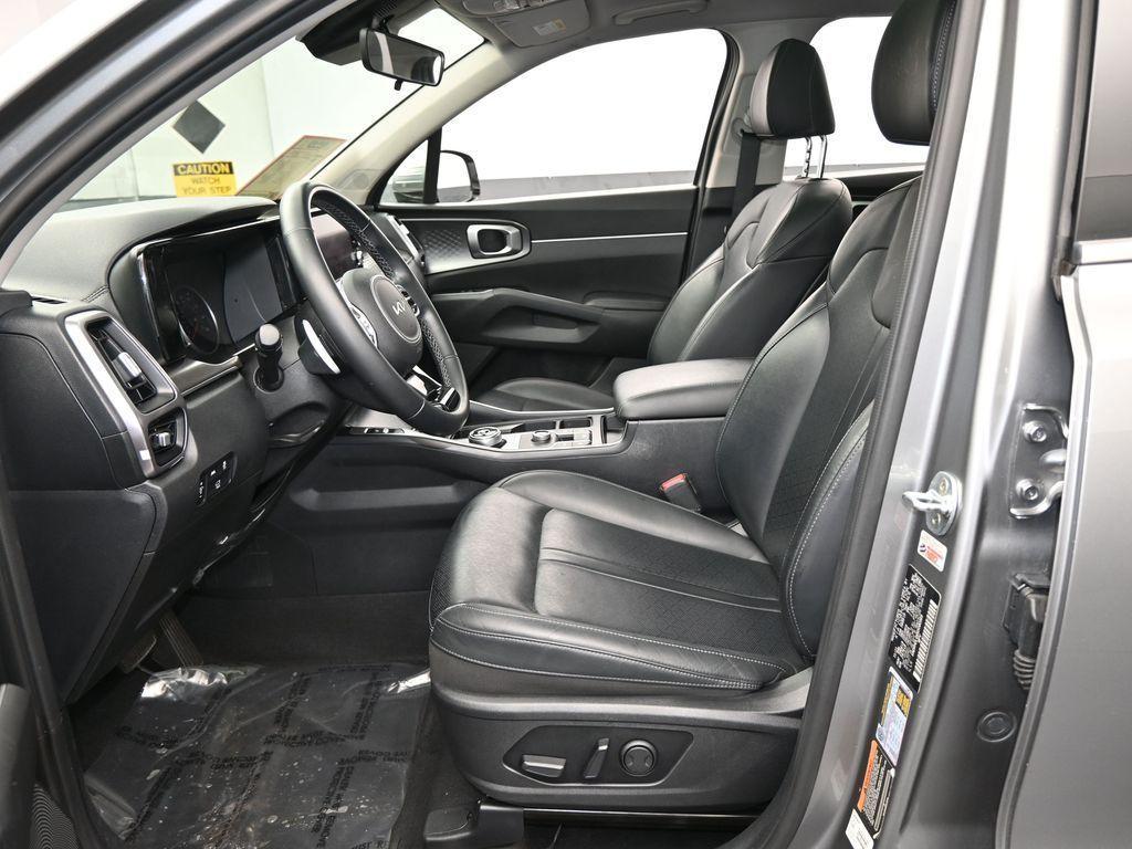 used 2022 Kia Sorento Hybrid car, priced at $28,660